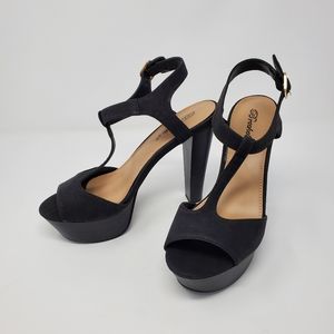 NWOB Breckelles Betsy-53 Womens Peep Toe T-strap Platform Heel Pump Sandal Black